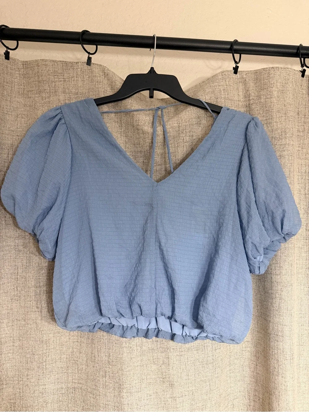 Astr Puff Sleeve V-Neck Crop Top in Light Blue